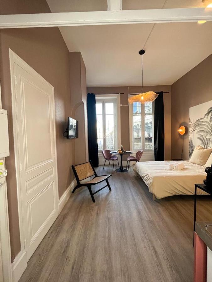 Suite Petra ลียง ภายนอก รูปภาพ